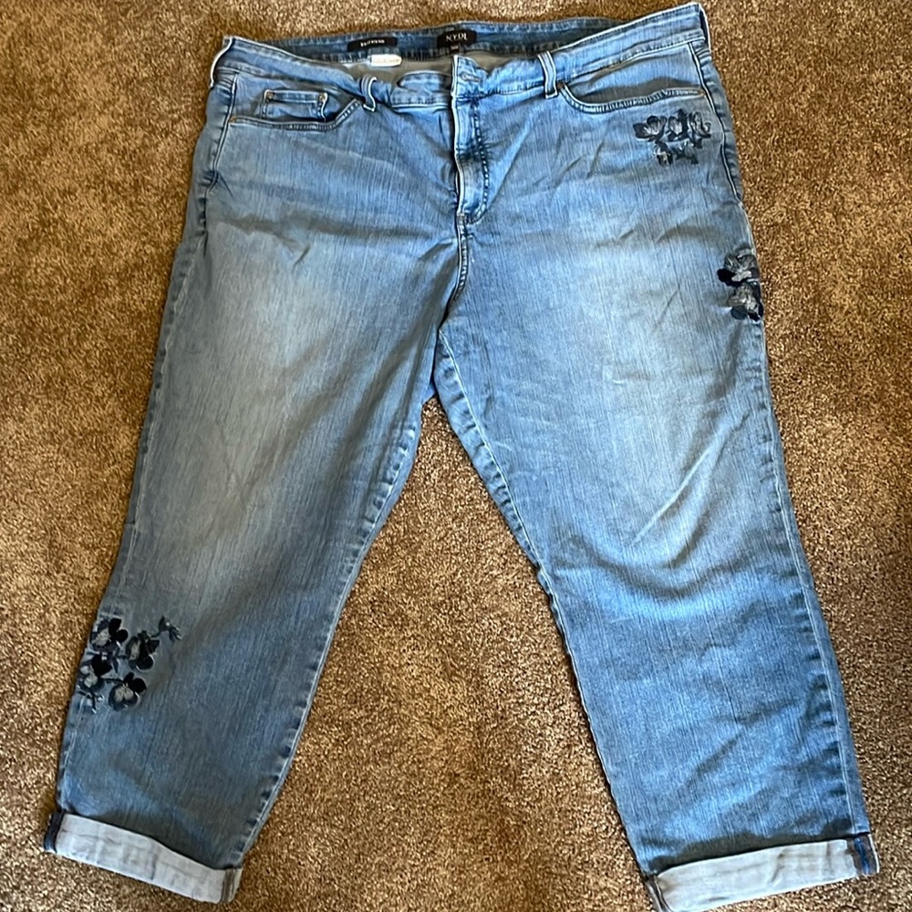 NYDJ boyfriend cut jeans with embroidery size 24w
